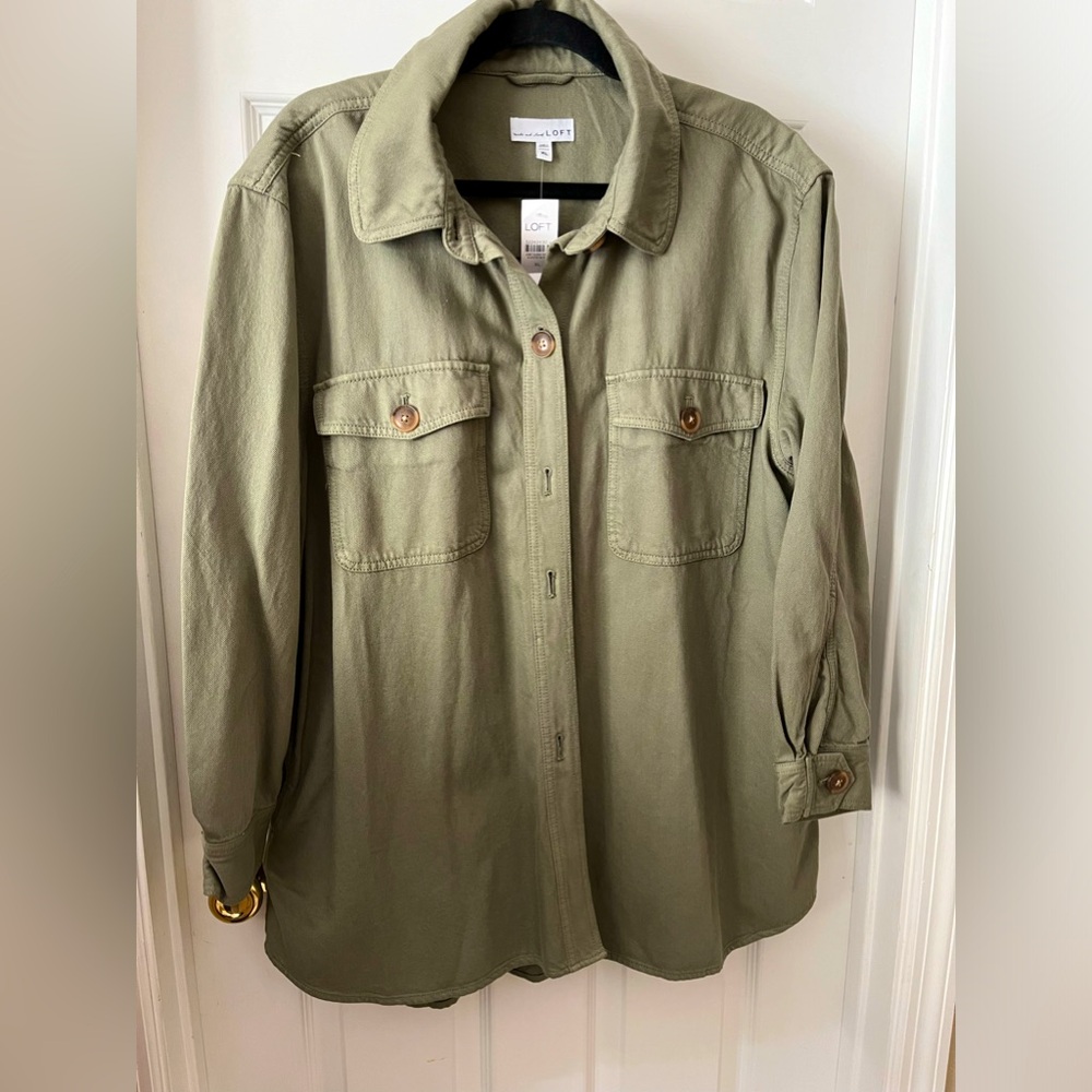 Loft Olive Green Shacket with breast pockets and side pockets, size XL, NWT